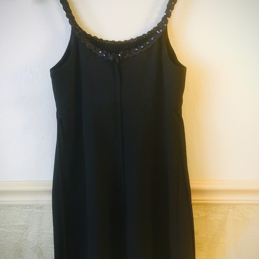 Dress - Picture 5 of 6